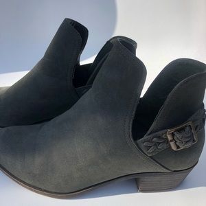 Green/Grey booties